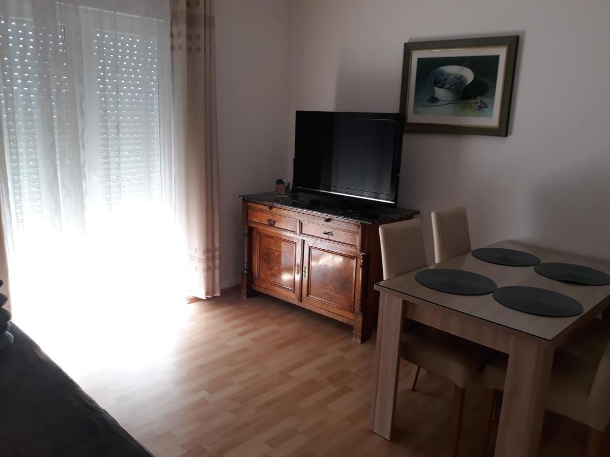 Ferienwohnung Kuca Moni Medulin Exterior foto